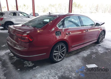 2017 Volkswagen Passat 1.8T R-Line z USA, uszkodzony, nr VIN 1VWDT7A39HC085132